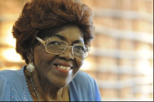 Símbolo de resistência, pioneira Dona Ivona Lara é homenageada pela Ordem do Mérito Cultural